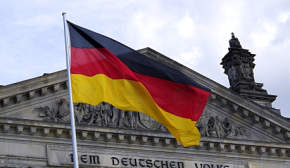 Германия готова быстро передать Украине доходы от замороженных российских активов