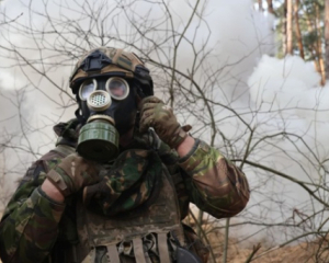 Росія застосовує заборонену хімічну зброю на всій лінії фронту - WSJ