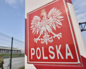 В Польше сделали заявление по поводу пребывания украинских мужчин призывного возраста за границей