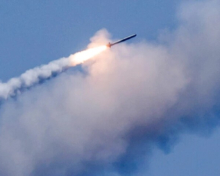 РФ массированно атаковала Украину ракетами и дронами. В Винницкой области попали в жилой дом