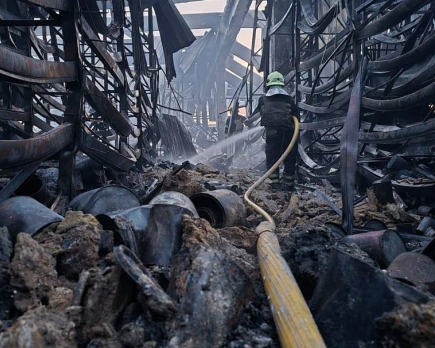 Рятувальники завершили гасіння пожежі в &quot;Епіцентрі&quot; у Харкові після російського удару. Клименко показав фото наслідків