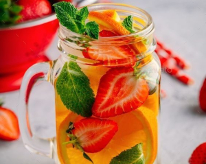 Лимонад з полуницею: рецепт напою для спекотних днів, який втамує спрагу