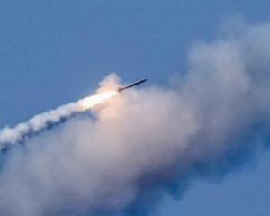 Враг ударил по Киеву крылатыми ракетами