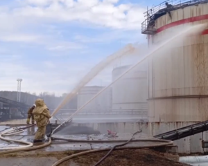 У Росії горів нафтопереробний завод