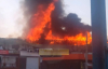 Потужна пожежа в Росії: палає склад пально-мастильних матеріалів