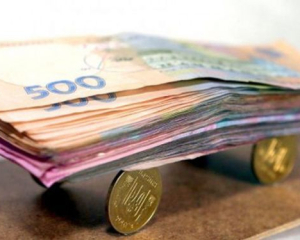 Як вилізти з бідності: 12 буденних звичок, які призводять до безгрошів'я