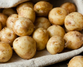 Как легко почистить молодой картофель - простые методы