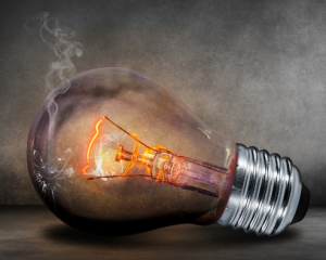 Життя у темряві: жорсткі відключення триватимуть до зими