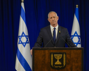 Министр военного кабинета Израиля подал в отставку