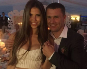 Дружина тренера збірної України Реброва виклала кадри з розкішного весілля