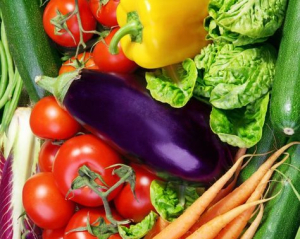 Як колір овочів та фруктів впливає на здоров&#039;я. Перевірте свої запаси