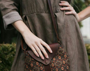 Что нельзя носить в женской сумочке: пять ненужных вещей, которые притягивают неудачи