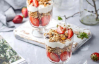 Досконалий десерт для сніданку: як приготувати йогуртовий парфе з сезонних фруктів
