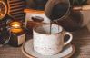Як вдома приготувати смачну розчинну каву, яку подають у кав'ярні: два правила