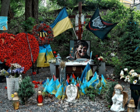 Вандалы осквернили могилы &quot;Да Винчи&quot;, &quot;Джуса&quot; и Петриченко в Киеве