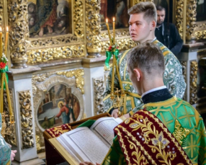 В Троицкой надвратной церкви Киево-Печерской лавры ВТО впервые провела литургию