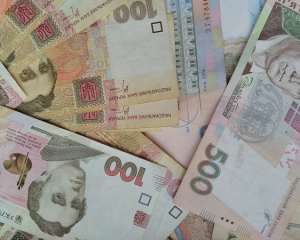 Гривна укрепилась к доллару и евро - курс валют на 27 июня
