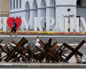 Скільки українців готові терпіти труднощі задля перемоги у війні: опитування
