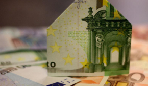 Евро стремительно подорожал, что с долларом