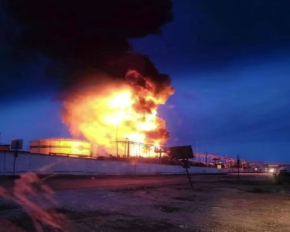 В Краснодарском крае загорелась нефтебаза