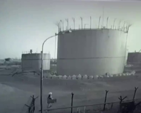 Момент атаки на російську нафтобазу потрапив на відео