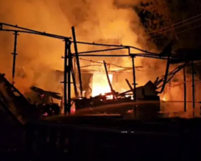 В Курській області РФ горить завод після атаки безпілотників