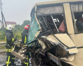 Во Львовской области маршрутный автобус попал в смертельное ДТП - фото с места происшествия