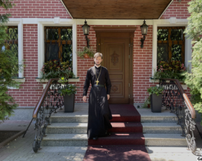 Тоталитарная секта и резиденция Онуфрия: как монахи ПЦУ живут в Киево-Печерской лавре рядом с русскими священниками