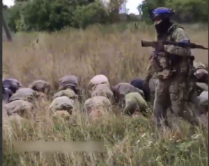 ЗСУ пачками беруть росіян у полон в Курській області: з&#039;явилися нові відео