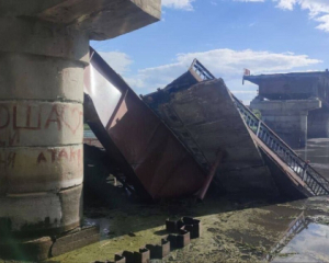 В Повітряних силах ЗСУ підтвердили і показали на відео знищення мосту в Курській області