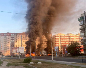 У Сумах прогримів потужний вибух: повідомляють про влучання