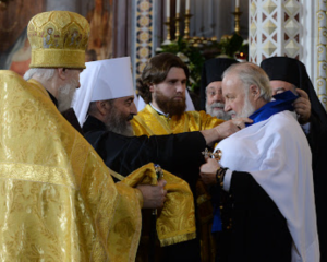 В Онуфрія "плювали" на новий закон. Кажуть, не мають приставки МП