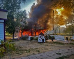 Росіяни вдарили по кафе з дітьми. Від поранень загинув хлопець - фото