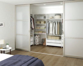 Как собственноручно создать гардеробную в маленькой квартире: лучшие дизайнерские идеи