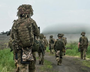 Кроссовки, подсумки и палатки: военных спросили об их нуждах