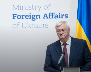 Понад 60 закордонних дипломатичних установ України отримали анонімні листи про замінування