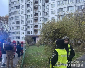 У Києві прогриміли повторні вибухи - повідомляють про пожежу