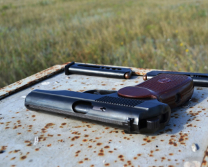 Ексвійськовий відкрив стрілянину біля ТЦК