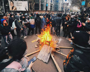 У Грузії тривають протести: мітингувальники блокують деякі вулиці Тбілісі