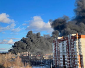 В Екатеринбурге произошел масштабный пожар на заводе