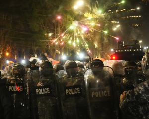 Ермак уехал "на разведку" в США, критики Макрона путаются в показаниях, а в Южной Корее против президента свидетельствует генерал - главные события уходящей недели.