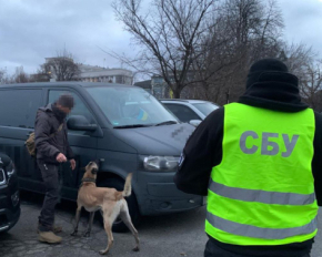 В урядовому кварталі Києва силовики проводять перевірки - в СБУ пояснили причини