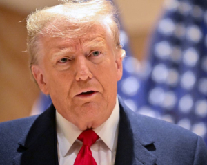 Трамп заявил, что организует "самую масштабную операцию по депортации" в истории США
