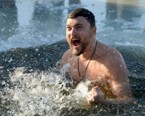 Чи можливо змити гріхи Йорданською водою на Водохреще: відповідь священника