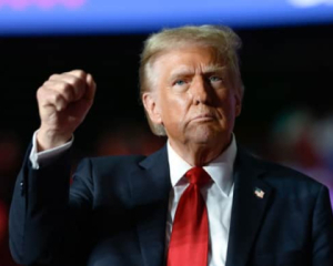 Україна переконала Трампа, що перед мирними переговорами з РФ агресора треба виснажити - Telegraph