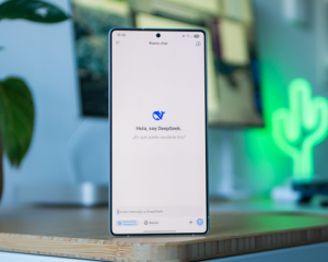 Китайський чатбот DeepSeek перевершив ChatGPT і став сенсацією у світі штучного інтелекту