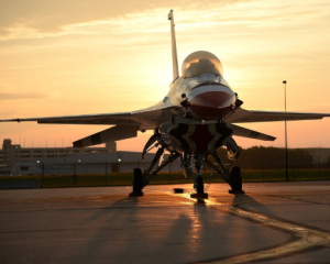 Україна планує отримати нову партію F-16 у 2025 році