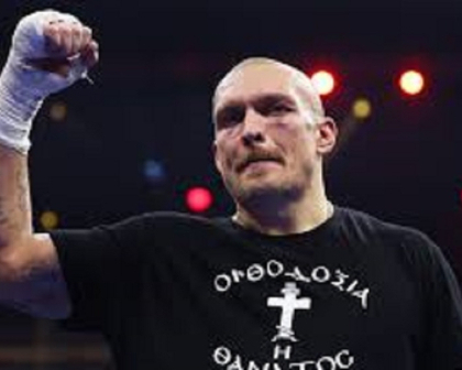 BWAA визнала Олександра Усика найкращим боксером року, акцентуючи увагу на його значні досягнення в професійному боксі та важливу роль у прогресі цього спорту. Це престижне звання символізує не лише його індивідуальні тріумфи, але й істотний вплив, який в