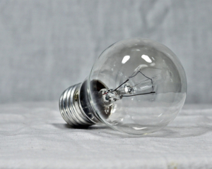 У низці областей запровадили аварійні відключення світла