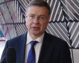 ЄС не скасує санкції проти Росії, якщо це зроблять США - єврокомісар